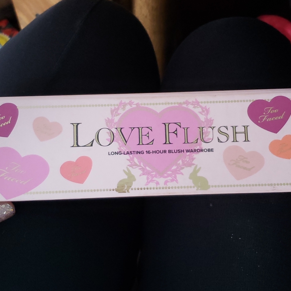 Too faced love flush